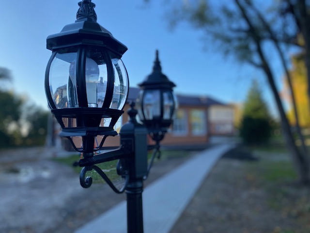 Школьные фонари